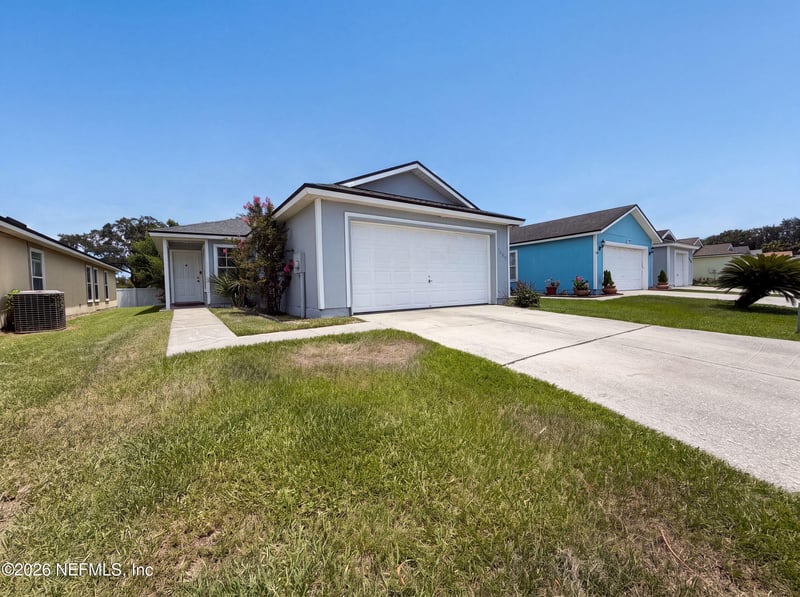 7923 Cherry Blossom Dr N, Jacksonville, FL 32216