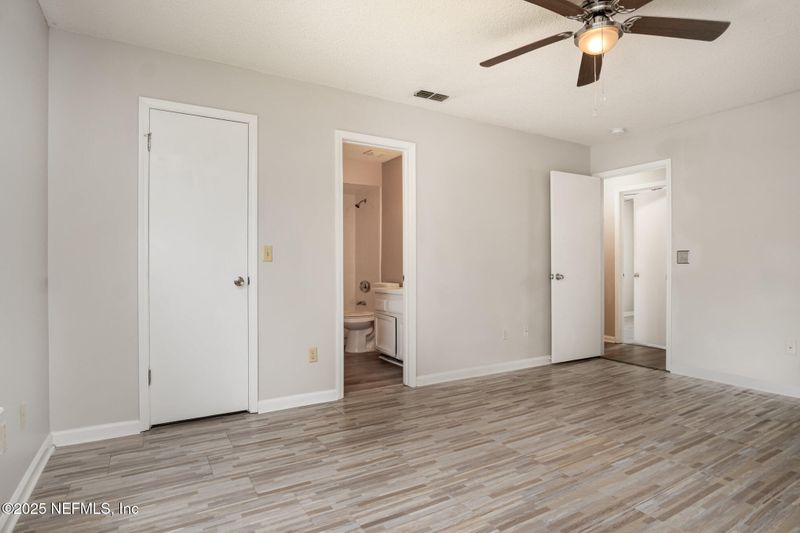7945 Amandas Crossing Dr E, Jacksonville, FL 32244
