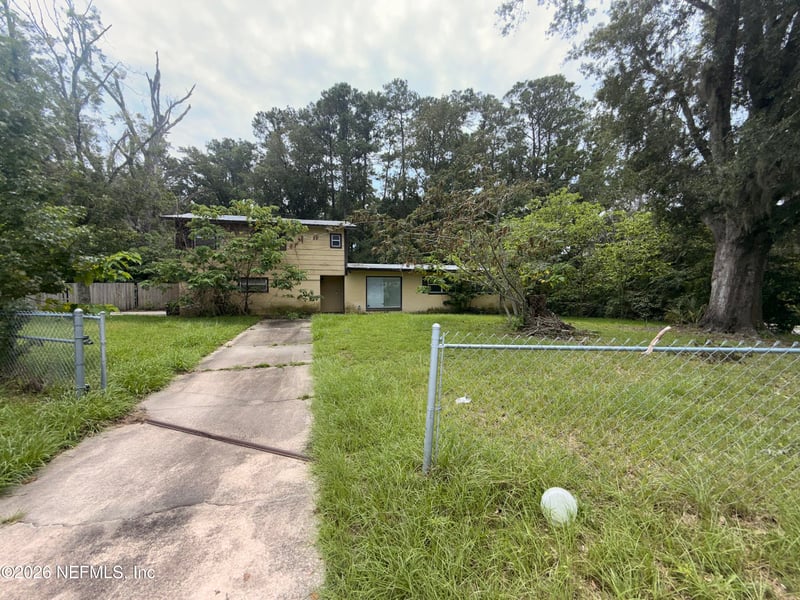 7952 Delaroche Dr, Jacksonville, FL 32210