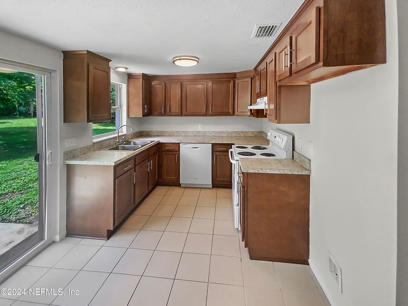 7966 Ingram St, Jacksonville, FL 32221