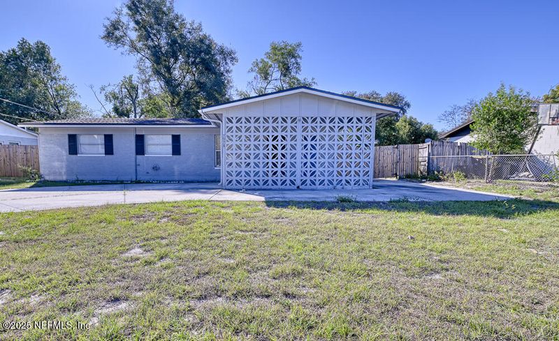 7978 Jaguar Dr, Jacksonville, FL 32244