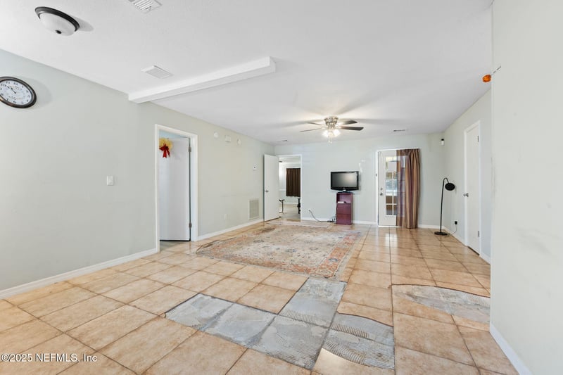 7988 Waxwing Ave, Jacksonville, FL 32219