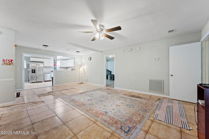 7988 Waxwing Ave, Jacksonville, FL 32219