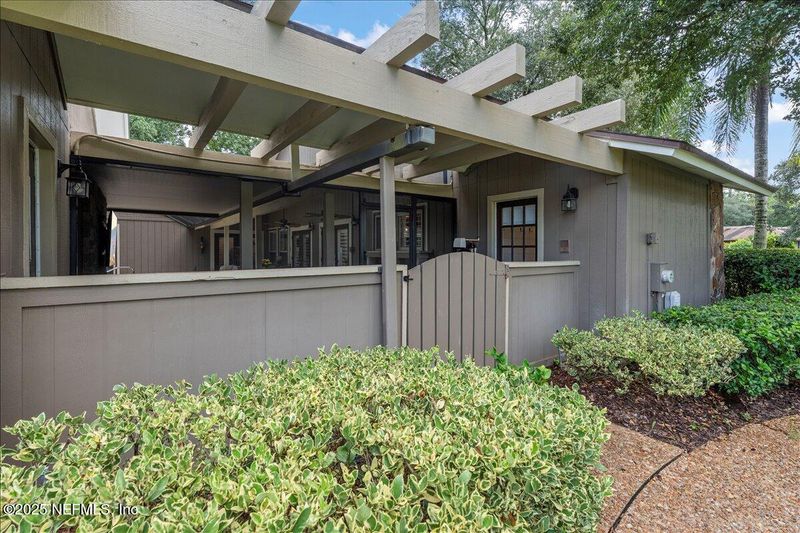 7992 Green Glade Rd, Jacksonville, FL 32256