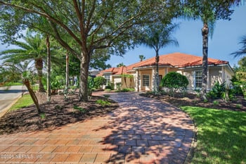 8 Old Oak Dr N, Palm Coast, FL 32137