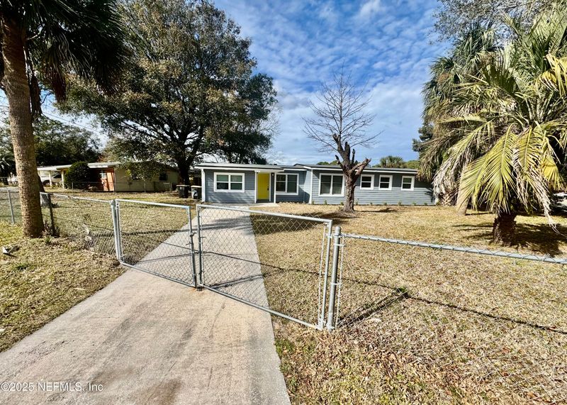 8005 Jacques Dr, Jacksonville, FL 32210