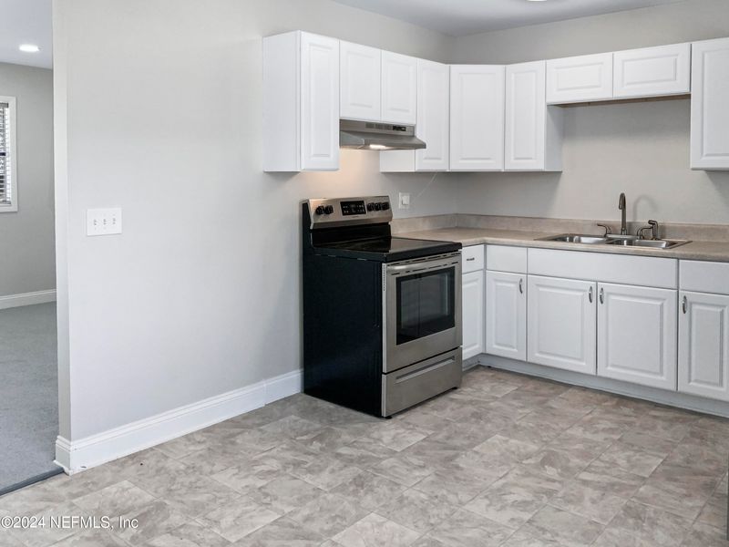 8006 Jacques Dr, Jacksonville, FL 32210