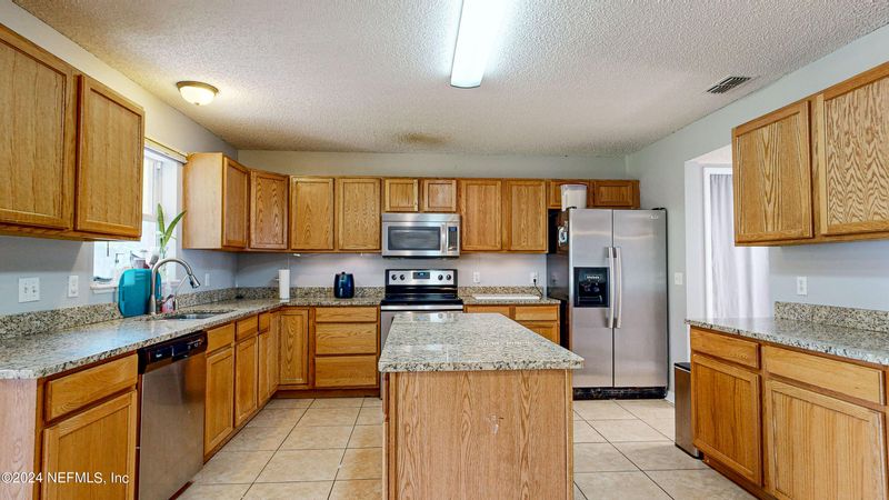 8009 Foxdale Dr, Jacksonville, FL 32210