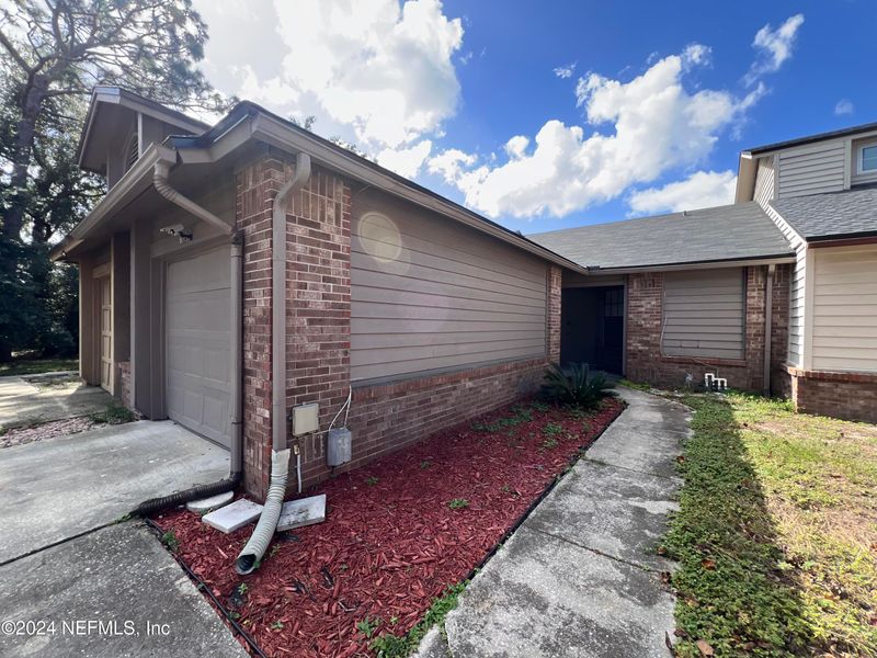 8015 Marseilles Dr, Jacksonville, FL 32277