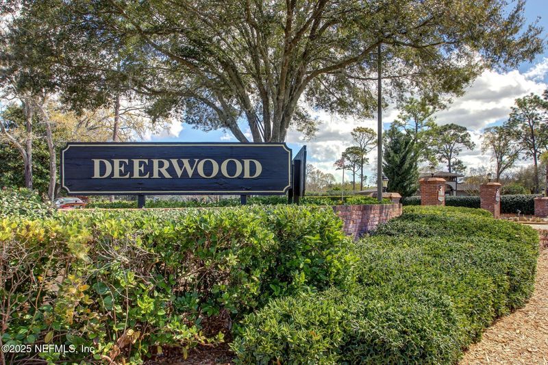 8040 Pine Lake Rd, Jacksonville, FL 32256