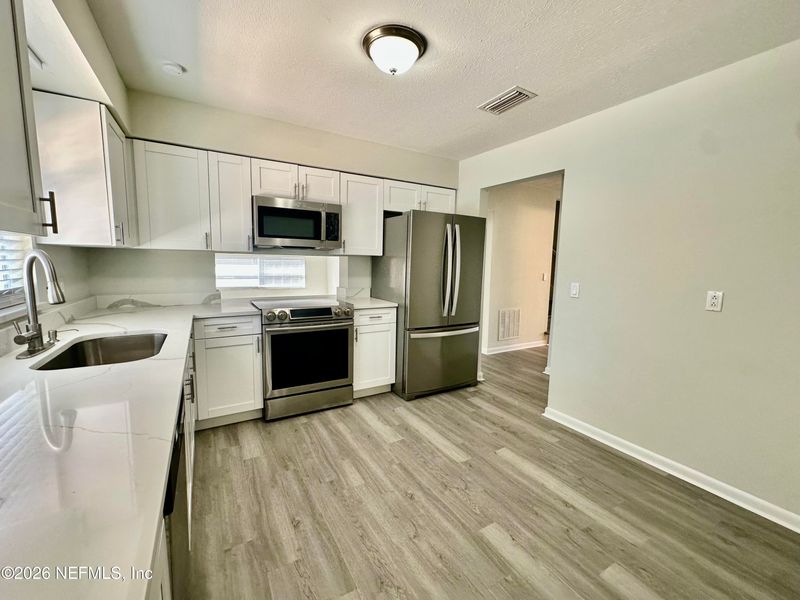8044 Renault Dr N, Jacksonville, FL 32244