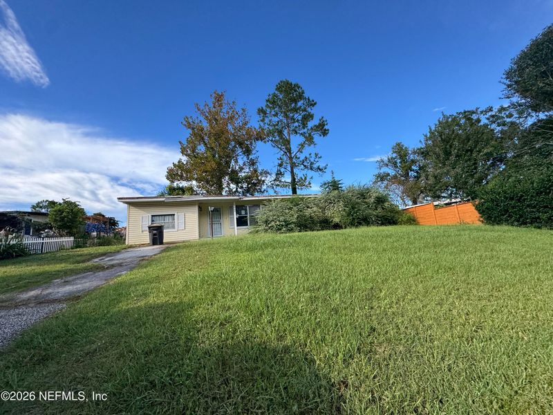8045 Delaroche Dr, Jacksonville, FL 32210