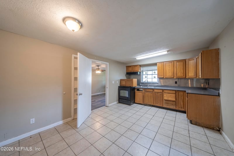 8054 Paschal St, Jacksonville, FL 32220