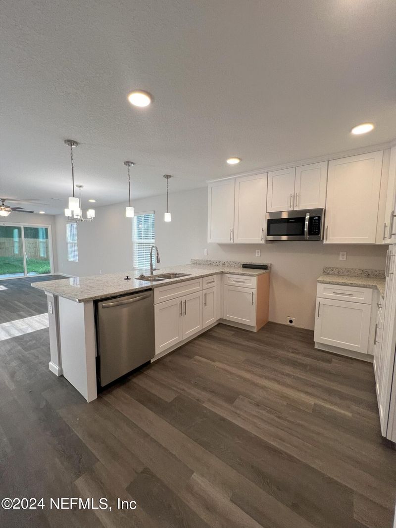 8059 Cannon St, Jacksonville, FL 32220