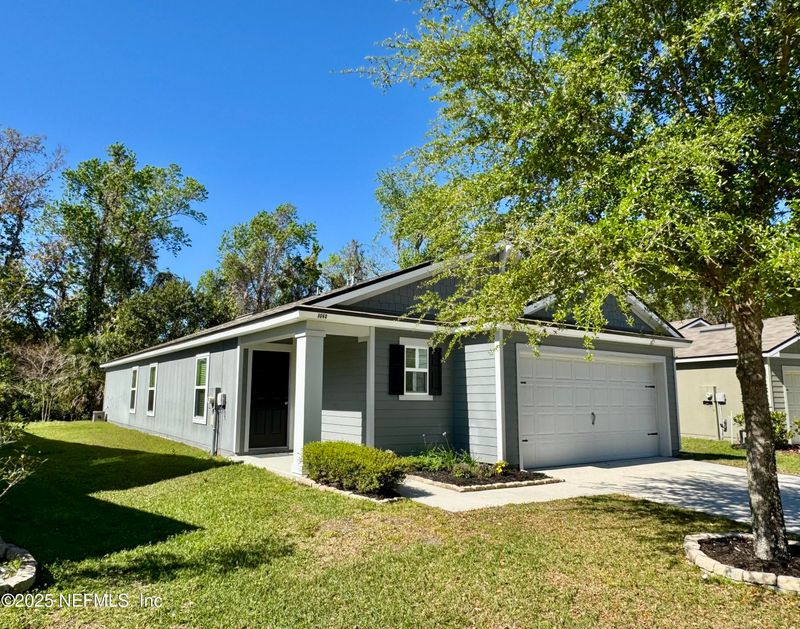 8060 Meadow Walk Ln, Jacksonville, FL 32256