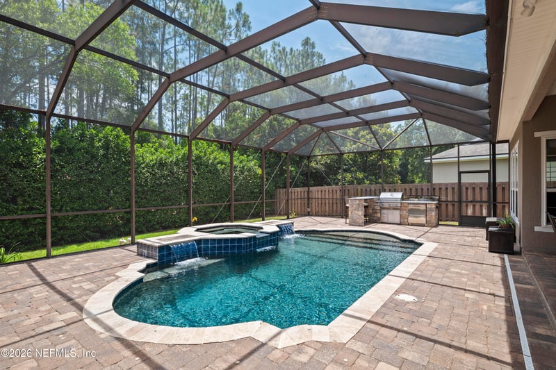 8065 Mount Ranier Dr, Jacksonville, FL 32256