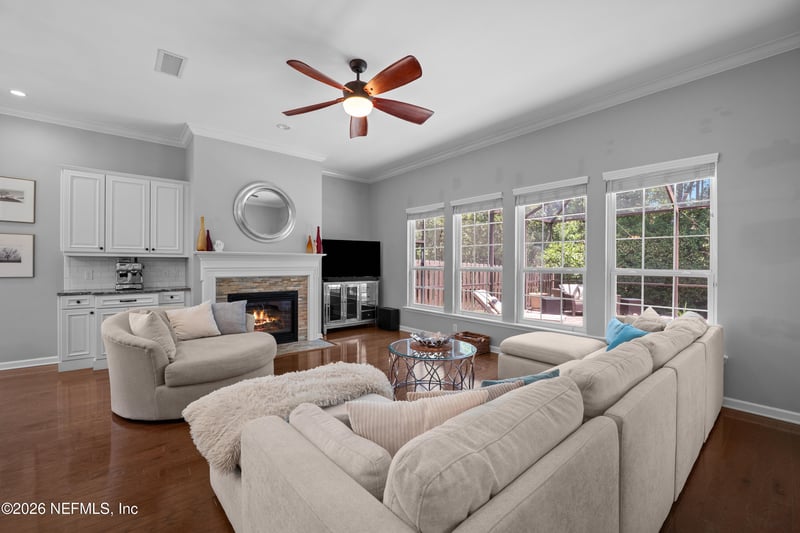 8065 Mount Ranier Dr, Jacksonville, FL 32256