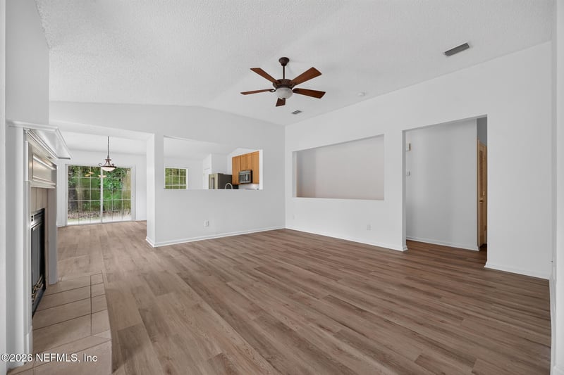8066 Leafcrest Dr, Jacksonville, FL 32244