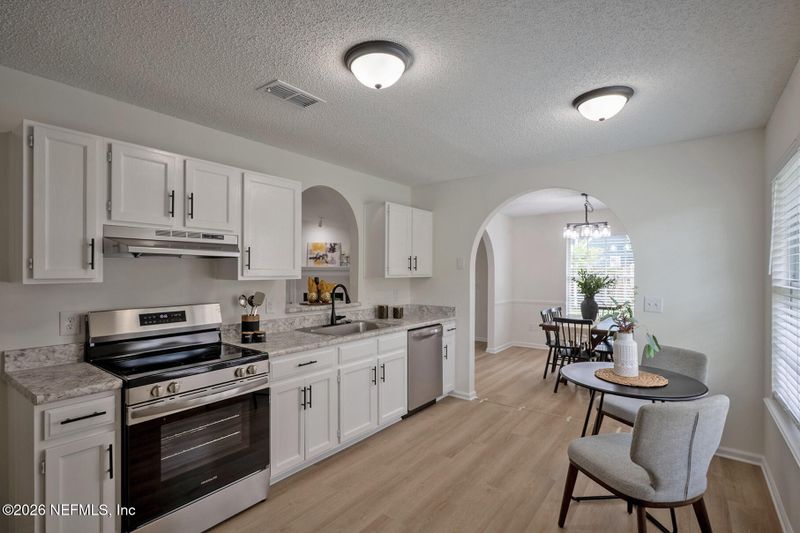 8067 Mactavish Way W, Jacksonville, FL 32244