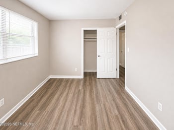 8067 Santillo Dr, Jacksonville, FL 32217