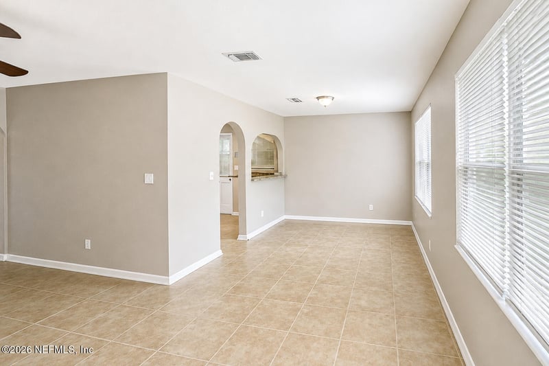8067 Santillo Dr, Jacksonville, FL 32217