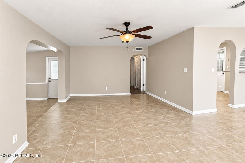 8067 Santillo Dr, Jacksonville, FL 32217