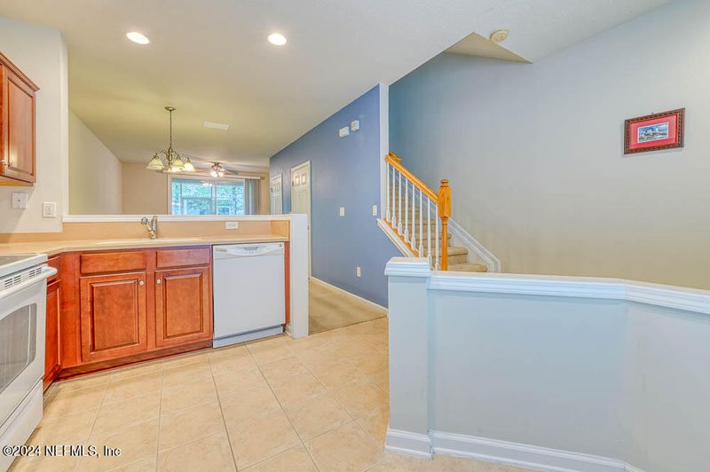 8073 Summerside Cir, Jacksonville, FL 32256