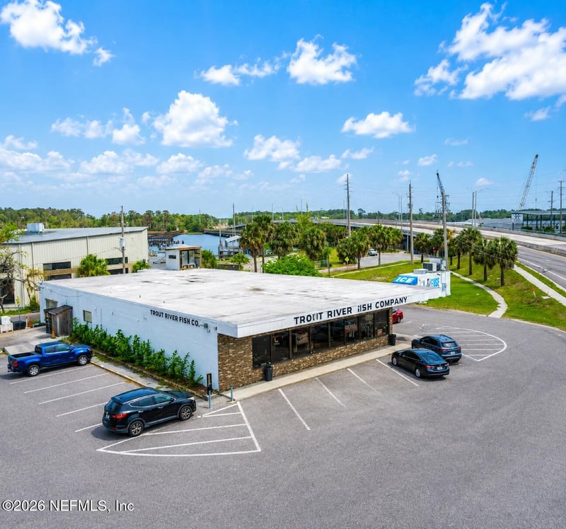 8074 N Main St, Jacksonville, FL 32208