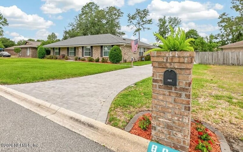 808 Maplewood Ln, Orange Park, FL 32065