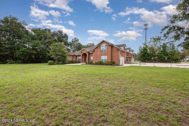 8092 Collins Rd, Jacksonville, FL 32244