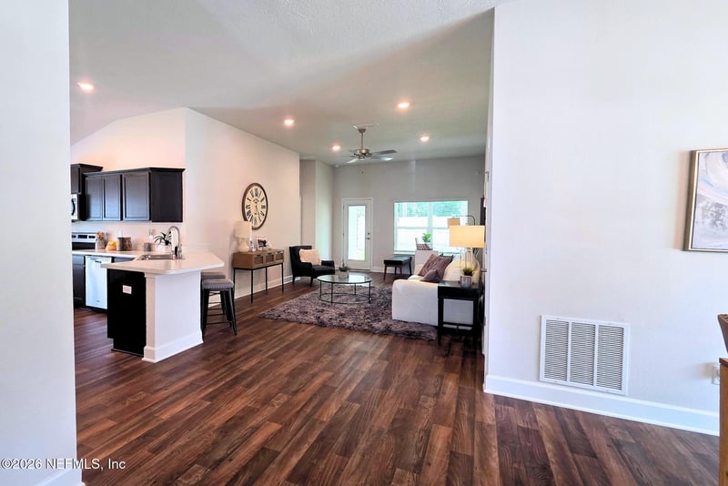 8094 Belsay Cir, Jacksonville, FL 32219