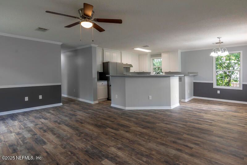 8109 Mc Glothlin St, Jacksonville, FL 32210