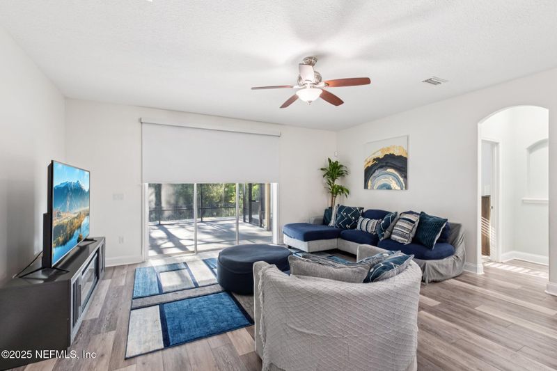 811 Glendale Ln, Orange Park, FL 32065