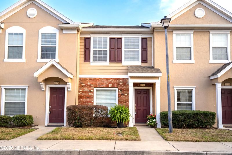 8118 Summergate Ct, Jacksonville, FL 32256