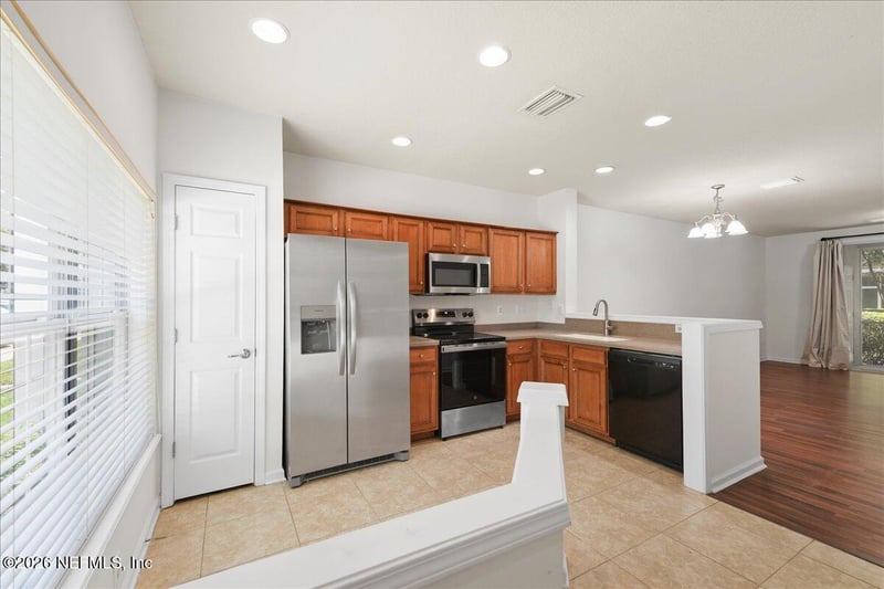 8125 Summer Point Ct, Jacksonville, FL 32256