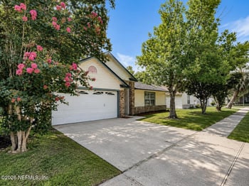 8126 Fieldside Dr W, Jacksonville, FL 32244