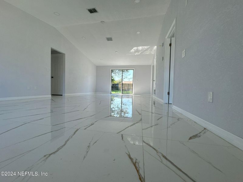8128 Spring Lake Rd N, Jacksonville, FL 32210