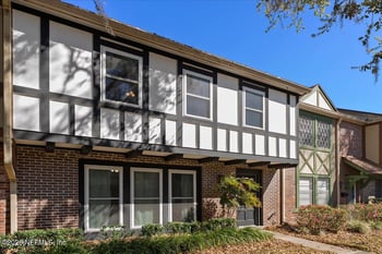 8140 Sutton Pl E, Jacksonville, FL 32217