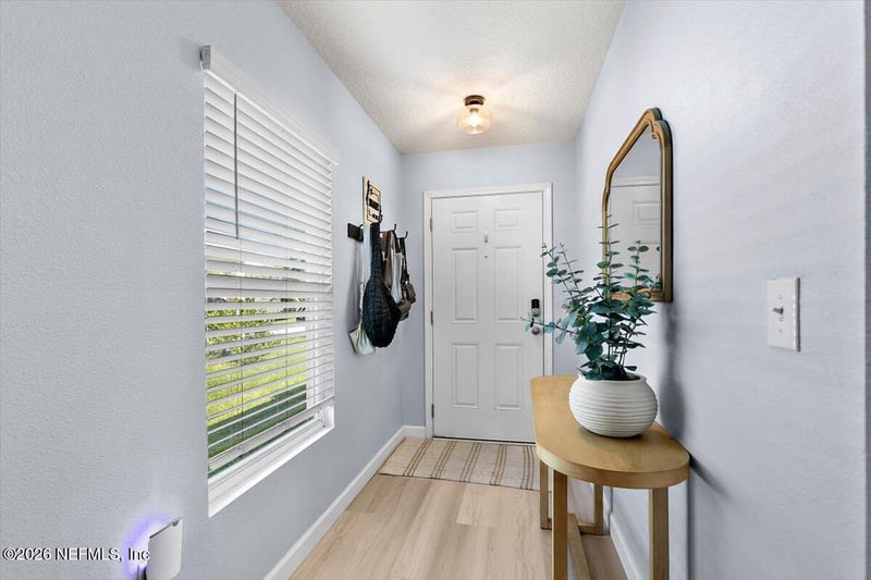 8148 Meadow Walk Ln, Jacksonville, FL 32256