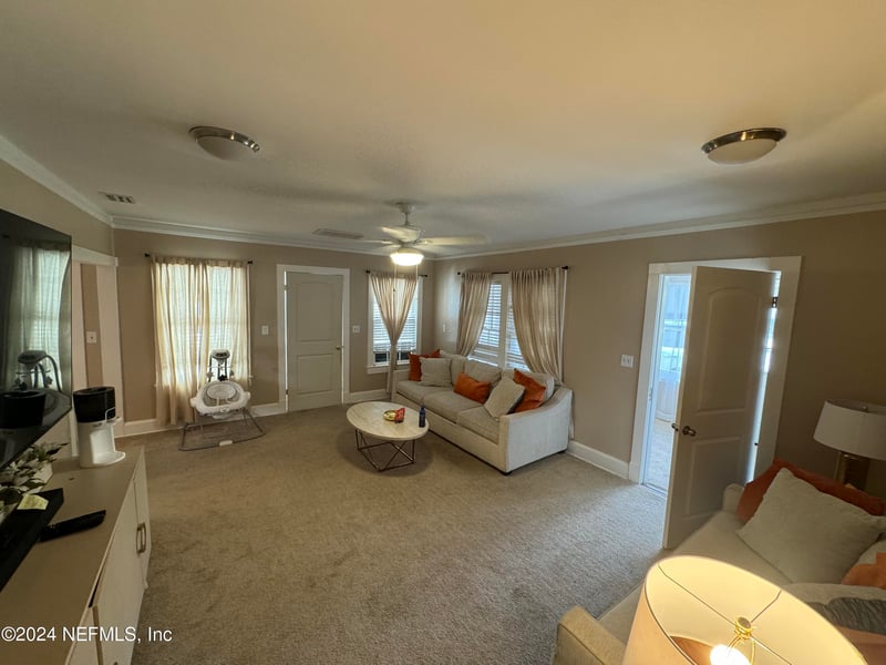 815 3rd St N, Jacksonville Beach, FL 32250