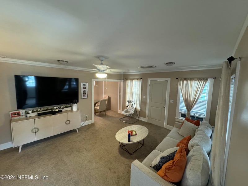 815 3rd St N, Jacksonville Beach, FL 32250