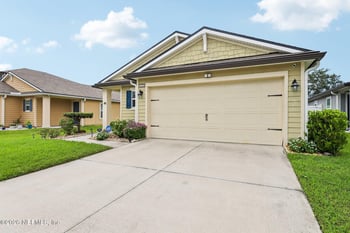 8153 Meadow Walk Ln, Jacksonville, FL 32256
