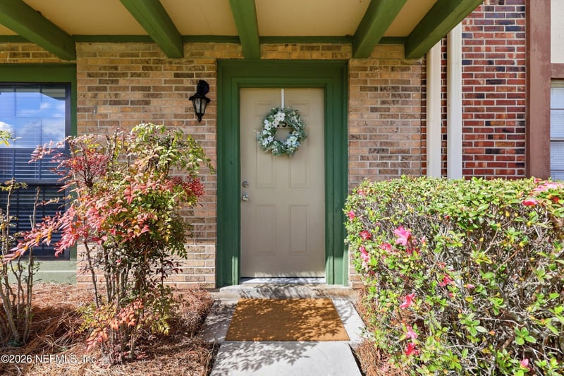 8153 Sutton Pl N, Jacksonville, FL 32217