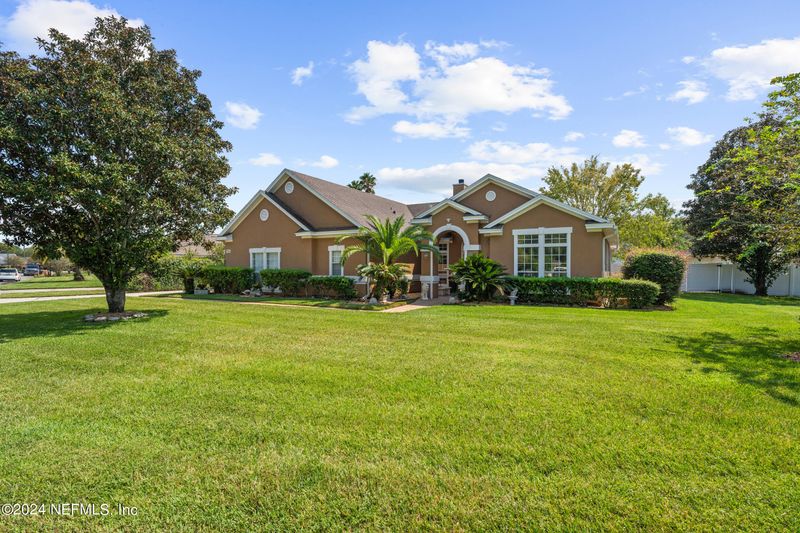 816 Lotus Ln N, St Johns, FL 32259