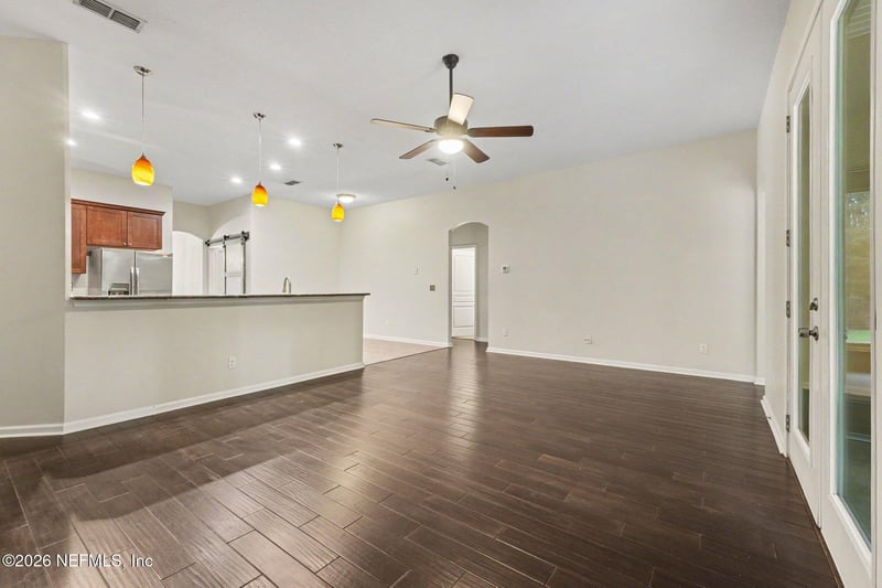 816 Reflection Cove Rd E, Jacksonville, FL 32218