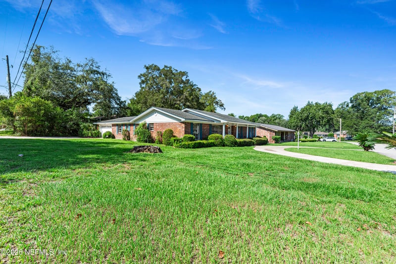 8164 Parkridge Cir N, Jacksonville, FL 32211