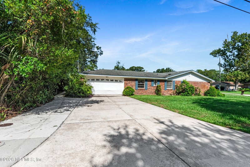 8164 Parkridge Cir N, Jacksonville, FL 32211