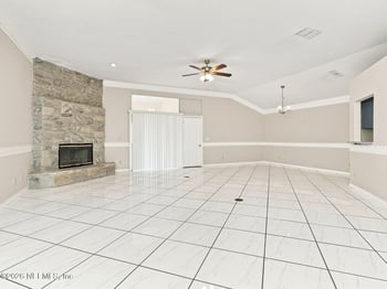8167 Loch Lomond Ln, Jacksonville, FL 32244