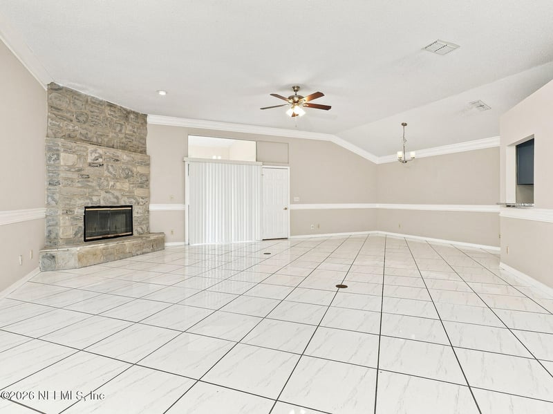 8167 Loch Lomond Ln, Jacksonville, FL 32244