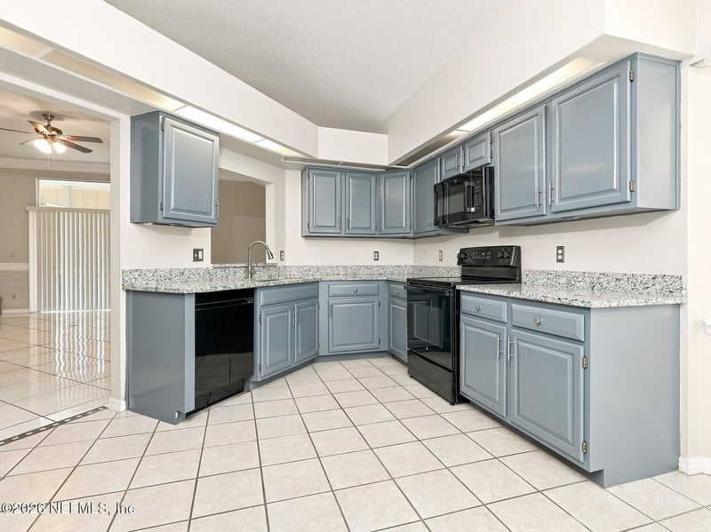 8167 Loch Lomond Ln, Jacksonville, FL 32244